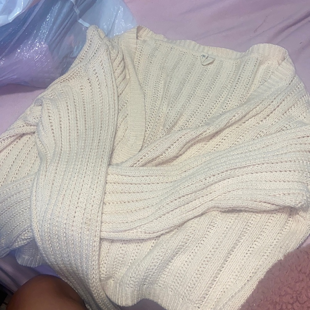 Large crop top cardigan